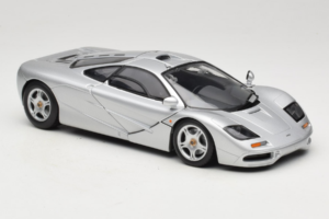 McLaren F1 Ασημί UT Models 1:18 530133180 Μέταλλο - εικόνα 6 από 8
