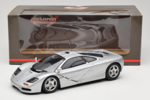 McLaren F1 Ασημί UT Models 1:18 530133180 Μέταλλο - εικόνα 8 από 8