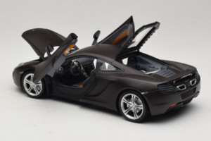 McLaren MP4-12C Matt Black Minichamps 1:18 110133021 Μέταλλο - εικόνα 5 από 8