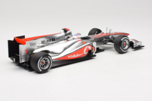 McLaren MP4-25 Mercedes #1 J. Button Vodafone McLaren Showcar F1 2010 Minichamps 1:18 530101801 Μέταλλο - εικόνα 2 από 7