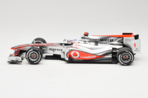 McLaren MP4-25 Mercedes #1 J. Button Vodafone McLaren Showcar F1 2010 Minichamps 1:18 530101801 Μέταλλο - εικόνα 3 από 7