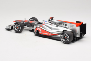 McLaren MP4-25 Mercedes #1 J. Button Vodafone McLaren Showcar F1 2010 Minichamps 1:18 530101801 Μέταλλο - εικόνα 5 από 7