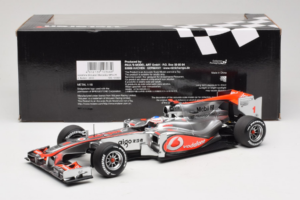 McLaren MP4-25 Mercedes #1 J. Button Vodafone McLaren Showcar F1 2010 Minichamps 1:18 530101801 Μέταλλο - εικόνα 6 από 7