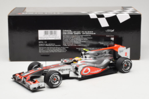 McLaren MP4-25 Mercedes #2 L. Hamilton Vodafone McLaren F1 2010 Minichamps 1:18 530101802 Μέταλλο - εικόνα 6 από 7