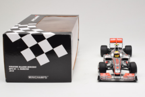 McLaren MP4-25 Mercedes #2 L. Hamilton Vodafone McLaren F1 2010 Minichamps 1:18 530101802 Μέταλλο - εικόνα 7 από 7