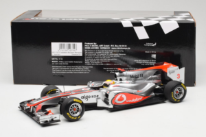 McLaren MP4-26 Mercedes #3 L. Hamilton Vodafone McLaren Showcar F1 2011 Minichamps 1:18 530111873 Μέταλλο - εικόνα 6 από 7