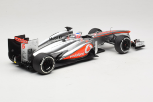 McLaren MP4-28 Mercedes #5 J. Button Vodafone McLaren F1 2013 Minichamps 1:18 530131805 Μέταλλο - εικόνα 2 από 7