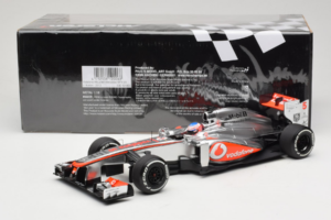 McLaren MP4-28 Mercedes #5 J. Button Vodafone McLaren F1 2013 Minichamps 1:18 530131805 Μέταλλο - εικόνα 6 από 7
