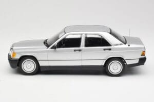 Mercedes 190E W201 Ασημί Minichamps 1:18 155037004 Μέταλλο - εικόνα 3 από 6