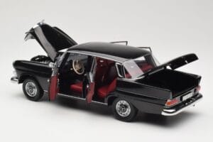 Mercedes 200 W110 Μαύρο Norev 1:18 183574 Μέταλλο - εικόνα 5 από 8