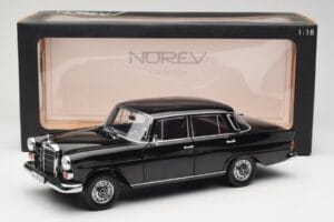 Mercedes 200 W110 Μαύρο Norev 1:18 183574 Μέταλλο - εικόνα 8 από 8