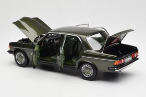 Mercedes 200 W123 Cypress Πράσινο Μεταλλικό Dealer Edition Norev 1:18 B66040654 Μέταλλο - εικόνα 5 από 8