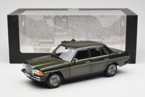 Mercedes 200 W123 Cypress Πράσινο Μεταλλικό Dealer Edition Norev 1:18 B66040654 Μέταλλο - εικόνα 8 από 8