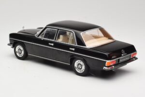 Mercedes 220D W115 Μαύρο MCG 1:18 MCG18117 Μέταλλο - εικόνα 5 από 6
