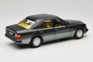 Mercedes 230E W124 Night Green Metallic Norev 1:18 183952 Μέταλλο - εικόνα 3 από 8