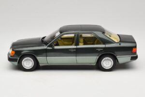 Mercedes 230E W124 Night Green Metallic Norev 1:18 183952 Μέταλλο - εικόνα 4 από 8