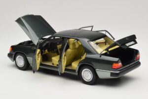 Mercedes 230E W124 Night Green Metallic Norev 1:18 183952 Μέταλλο - εικόνα 5 από 8