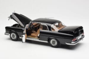 Mercedes 280 SE W111 Coupe Μαύρο AUTOart 1:18 76286 Μέταλλο - εικόνα 5 από 8