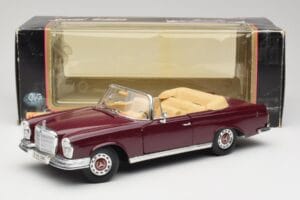 Mercedes 280SE W108 Bordeaux Κόκκινο Maisto 1:18 31811 Μέταλλο - εικόνα 8 από 8