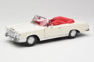 Mercedes 280SE W108 Ivory Λευκό Maisto 1:18 50223 Μέταλλο