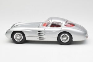 Mercedes 300 SLR Uhlenhaut Coupe Ασημί Maisto 1:18 536898 Μέταλλο - εικόνα 4 από 8