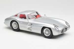 Mercedes 300 SLR Uhlenhaut Coupe Ασημί Maisto 1:18 536898 Μέταλλο - εικόνα 6 από 8