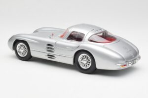 Mercedes 300 SLR Uhlenhaut Coupe Ασημί Maisto 1:18 536898 Μέταλλο - εικόνα 7 από 8