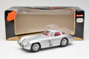 Mercedes 300 SLR Uhlenhaut Coupe Ασημί Maisto 1:18 536898 Μέταλλο - εικόνα 8 από 8