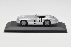 Mercedes 300 SLR #21 K. Kling / A. Simon 24 Hours of Le Mans 1955 Minichamps 1:43 432553021 Μέταλλο