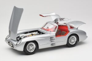 Mercedes 300 SLR Uhlenhaut Coupe Ασημί Maisto 1:18 36898 Μέταλλο - εικόνα 2 από 8