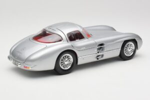 Mercedes 300 SLR Uhlenhaut Coupe Ασημί Maisto 1:18 36898 Μέταλλο - εικόνα 3 από 8