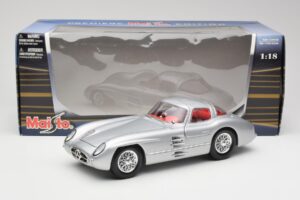 Mercedes 300 SLR Uhlenhaut Coupe Ασημί Maisto 1:18 36898 Μέταλλο - εικόνα 8 από 8