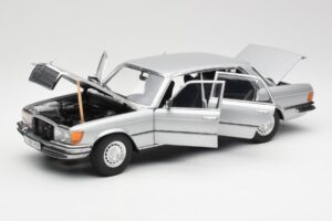 Mercedes 450 SEL 6.9 W116 Ασημί Revell 1:18 8955 Μέταλλο - εικόνα 2 από 8
