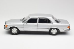 Mercedes 450 SEL 6.9 W116 Ασημί Revell 1:18 8955 Μέταλλο - εικόνα 4 από 8