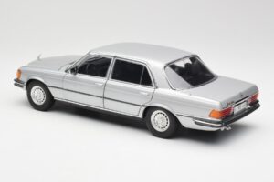 Mercedes 450 SEL 6.9 W116 Ασημί Revell 1:18 8955 Μέταλλο - εικόνα 7 από 8