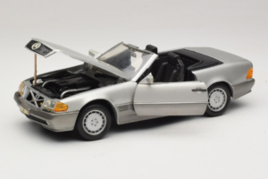 Mercedes SL 500 R129 Ασημί Revell 1:18 8801-P1 Μέταλλο - εικόνα 2 από 8