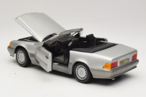 Mercedes SL 500 R129 Ασημί Revell 1:18 8801-P1 Μέταλλο - εικόνα 5 από 8