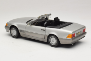 Mercedes SL 500 R129 Ασημί Revell 1:18 8801-P1 Μέταλλο - εικόνα 7 από 8