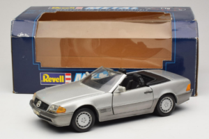 Mercedes SL 500 R129 Ασημί Revell 1:18 8801-P1 Μέταλλο - εικόνα 8 από 8