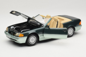 Mercedes 500 SL R129 Ασημί Πράσινο Revell 1:18 8802 Μέταλλο - εικόνα 2 από 8