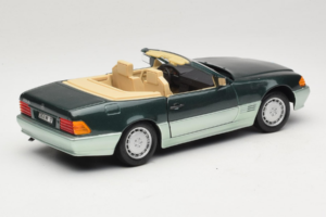 Mercedes 500 SL R129 Ασημί Πράσινο Revell 1:18 8802 Μέταλλο - εικόνα 3 από 8
