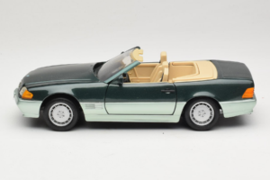 Mercedes 500 SL R129 Ασημί Πράσινο Revell 1:18 8802 Μέταλλο - εικόνα 4 από 8