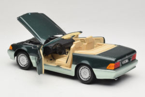 Mercedes 500 SL R129 Ασημί Πράσινο Revell 1:18 8802 Μέταλλο - εικόνα 5 από 8