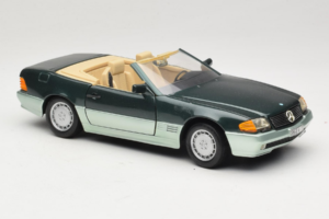 Mercedes 500 SL R129 Ασημί Πράσινο Revell 1:18 8802 Μέταλλο - εικόνα 6 από 8