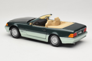 Mercedes 500 SL R129 Ασημί Πράσινο Revell 1:18 8802 Μέταλλο - εικόνα 7 από 8