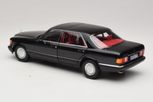 Mercedes 560 SEL W126 Μαύρο Με Κόκκινο Εσωτερικό Norev 1:18 183788 Μέταλλο - εικόνα 4 από 8