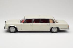 Mercedes 600 Pullman W100 Ανοιχτό Γκρι NZG 1:18 B66040708 Μέταλλο - εικόνα 4 από 8