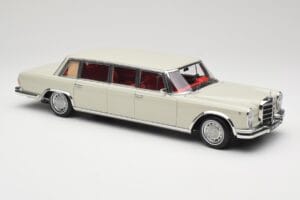 Mercedes 600 Pullman W100 Ανοιχτό Γκρι NZG 1:18 B66040708 Μέταλλο - εικόνα 6 από 8