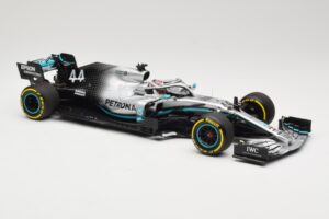 Mercedes AMG Petronas W10 #44 L. Hamilton F1 World Champion Dealer Edition 2019 Minichamps 1:18 B66960567 Μέταλλο - εικόνα 4 από 7