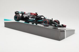 Mercedes AMG Petronas W12 E Performance #44 L. Hamilton Bahrain GP 2021 Minichamps 1:18 113210144 Μέταλλο - εικόνα 4 από 6
